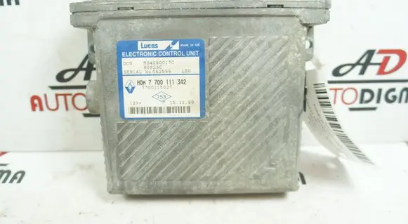 Renault Megane I Engine control unit/module R04080017C