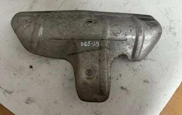 Volvo XC70 Exhaust heat shield 30757440