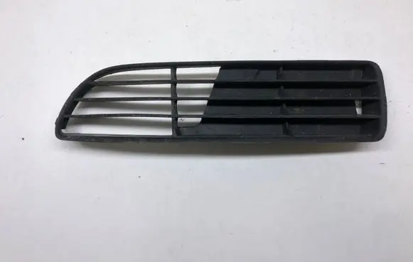 Audi A4 S4 B5 8D Front bumper lower grill 8D0807345