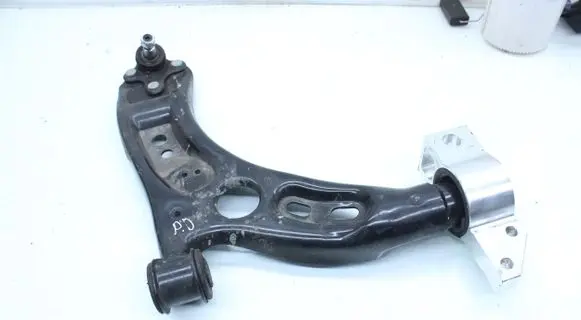Volkswagen Golf Plus Front lower control arm/wishbone