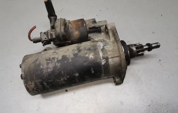 Volkswagen PASSAT B4 Starter motor 02A911023G