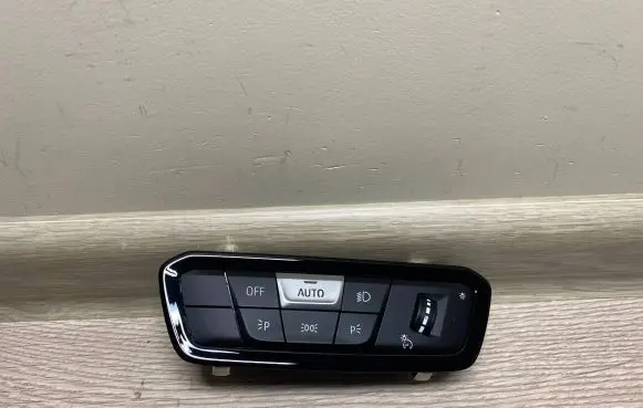 BMW 8 G14 Light switch 5A16B09 61315A16B09 61315A16B0901
