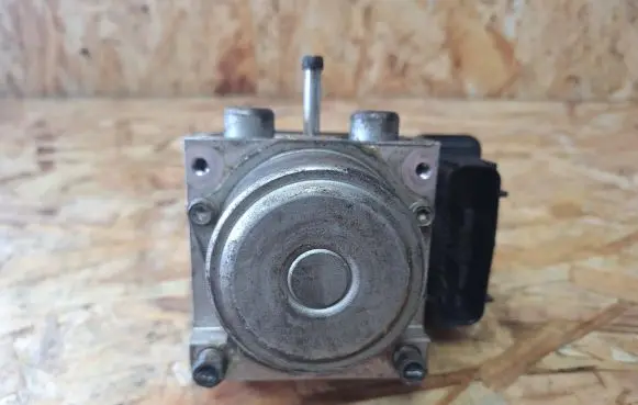 Nissan X-Trail T32 ABS Pump 47660-JG221