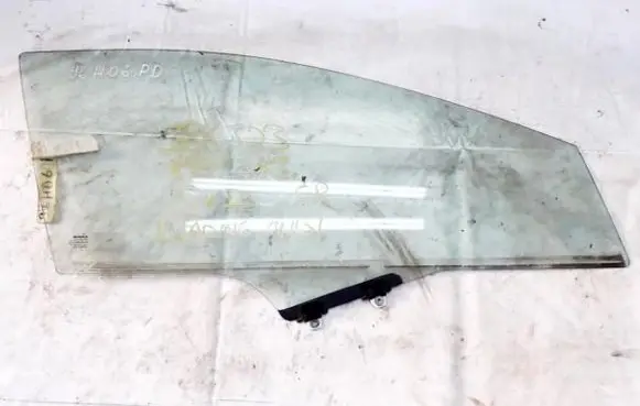 Honda Civic Front door window glass four-door