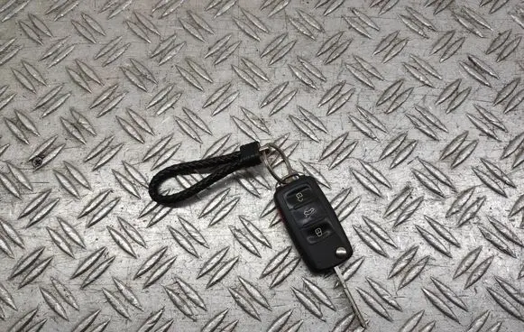 Volkswagen Jetta VI Ignition key/card 