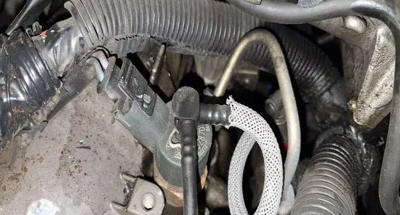 Nissan Primera Fuel injector 0445110110B 8200100272