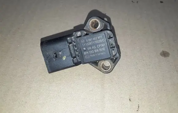 Volkswagen PASSAT B7 Air pressure sensor 03G906051E 0281002977