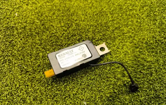 Renault Espace V (RFC) Aerial antenna amplifier 282301509R