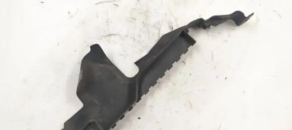 Audi A4 S4 B6 8E 8H Intercooler air guide/duct channel 8E0121284B