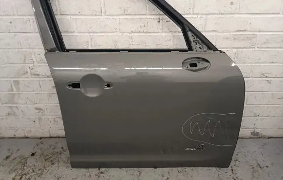 Mini Cooper Countryman F60 Front door
