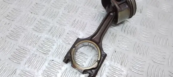 Volvo XC70 Piston with connecting rod