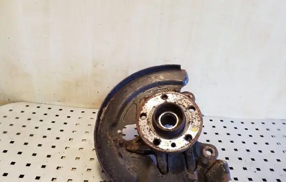 Volvo V70 Front wheel hub