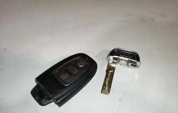Audi A6 S6 C7 4G Ignition key/card 8K0959754D