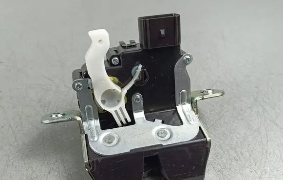 KIA Sportage Loading door lock 