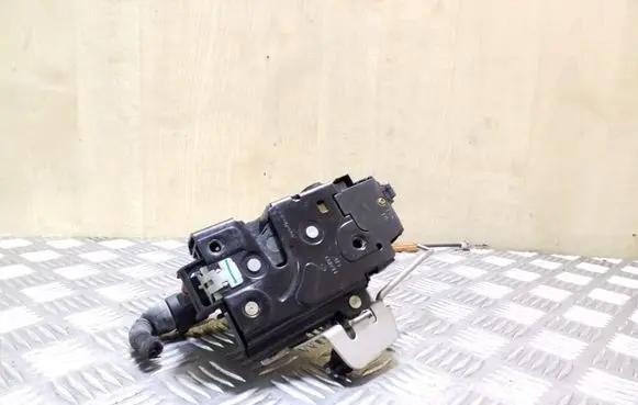Audi A4 S4 B6 8E 8H Rear door lock 8E0839016C