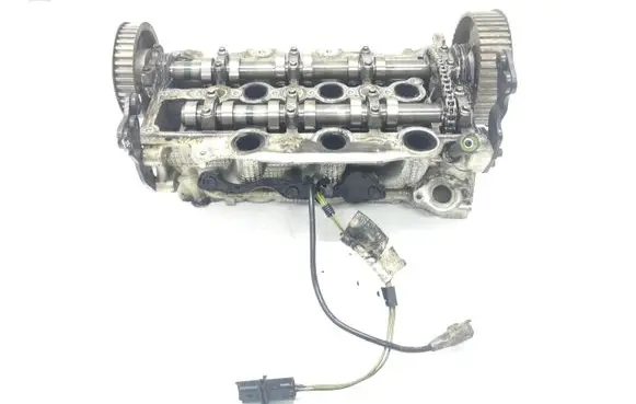 Land Rover Discovery 3 - LR3 Engine head PM4R8Q6C064