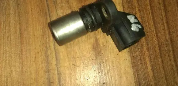 Mazda 6 Camshaft position sensor rf5c18230