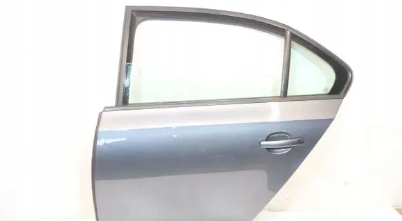 Volkswagen Jetta VI Rear door