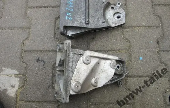 BMW 5 E60 E61 Engine mounting bracket 6761112
