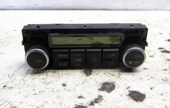 Toyota Auris E180 Climate control unit 55900-02470