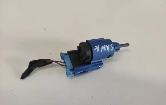 Clutch pedal sensor