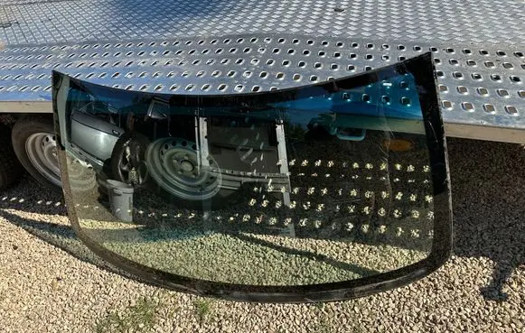 Jeep Grand Cherokee (WJ) Front windscreen/windshield window 55137157AB