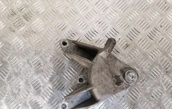 Opel Zafira C Engine mounting bracket 13248664