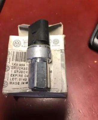 Volkswagen Golf VI Air conditioning (A/C) pressure sensor 1K0959126A 052753