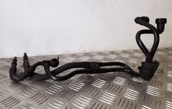 KIA Sorento Fuel line pipe