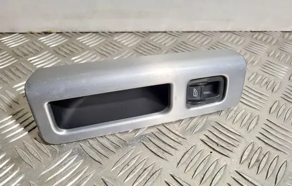Volvo V50 Electric window control switch 8663819