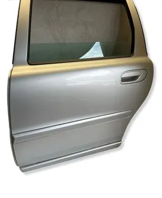 Volvo V70 Rear door 