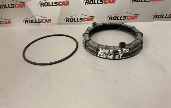 Peugeot 5008 In tank fuel pump screw locking ring/nut 9633283880