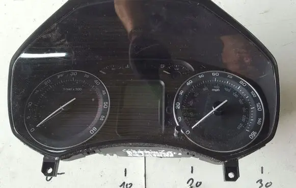 Skoda Octavia Mk2 (1Z) Speedometer (instrument cluster) 1Z0920912D
