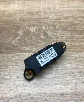 Mercedes-Benz S W220 Airbag deployment crash/impact sensor 0018209126