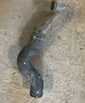 Toyota Avensis T220 Engine coolant pipe/hose