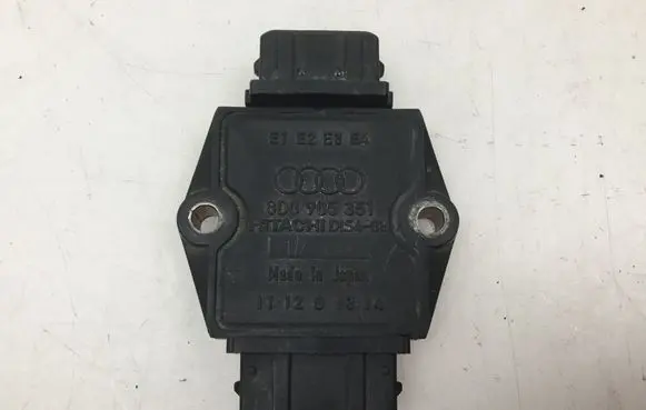 Volkswagen PASSAT B5 Ignition amplifier control unit 8D0905351