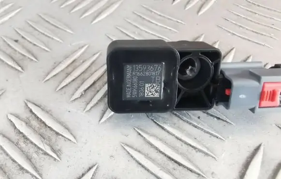 Opel Insignia A Airbag deployment crash/impact sensor 13593676
