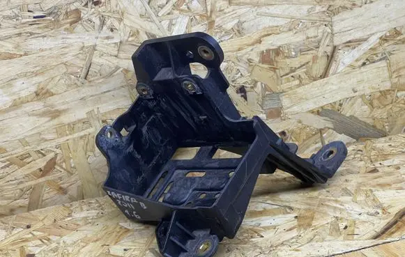 Opel Zafira B ABS pump bracket 13214940