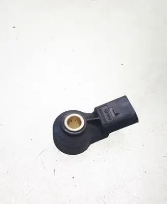 Volkswagen Golf V Detonation knock sensor 030905377C 0261231146