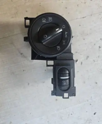 Volkswagen Touareg I Light switch 7L6858903T