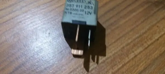 Volkswagen Golf IV Other relay 357911253 14030000