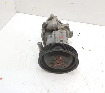 BMW 1 E81 E87 Power steering pump 6780413 7500335