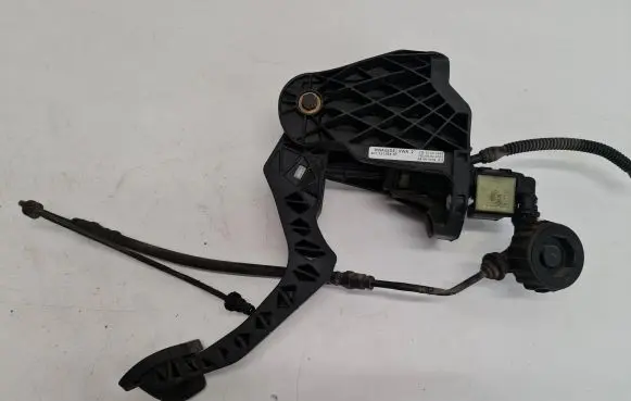 Volkswagen PASSAT B6 Clutch pedal 3C1721059AT