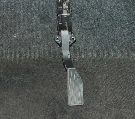 Suzuki Grand Vitara II Accelerator throttle pedal I590065J01