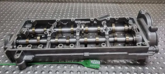 Volkswagen PASSAT B8 Camshaft S26378732 04L103308F V306
