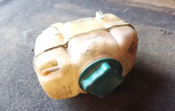 Volvo S80 Coolant expansion tank/reservoir 8634226 8634227