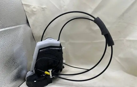 Subaru XV I Rear glass lock/latch C430 61035FJ002