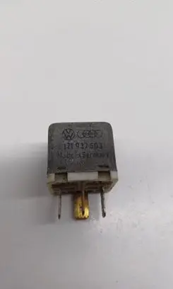 Volkswagen Golf III Other relay 171937503