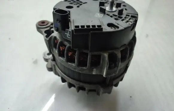 Volkswagen Golf VII Generator/alternator 03L903024F 0125811927