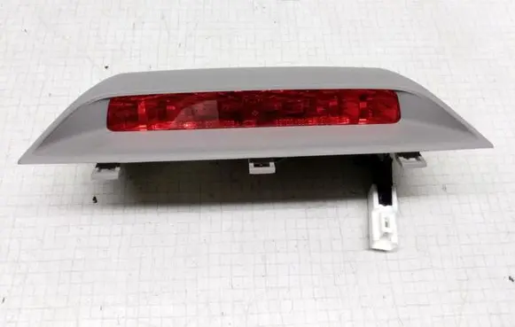KIA Magentis Third/center stoplight 927002G0 927002G010